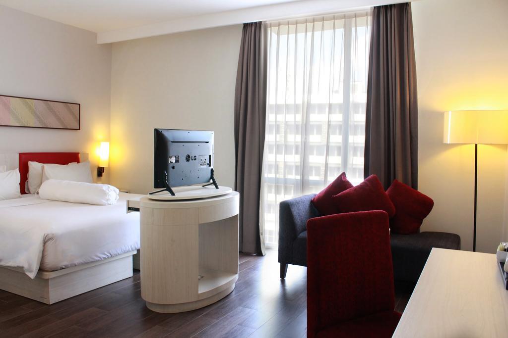 Hotel Santika Пекалонган Экстерьер фото